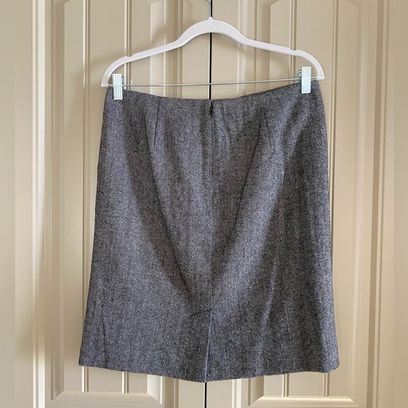 Banana Republic Grey Tweed Wool Blend Pencil Skirt with Bow Detail - Picture 2 of 8
